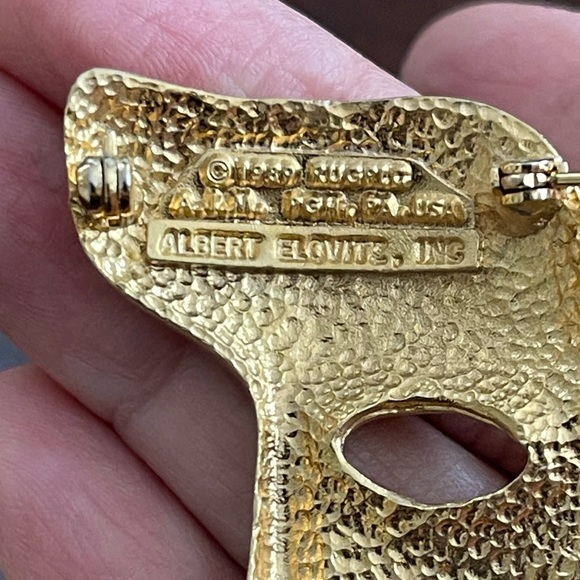 1989 signed Albert Elovitz Phantom of the opera gold tone pin brooch - Picture 4 of 4